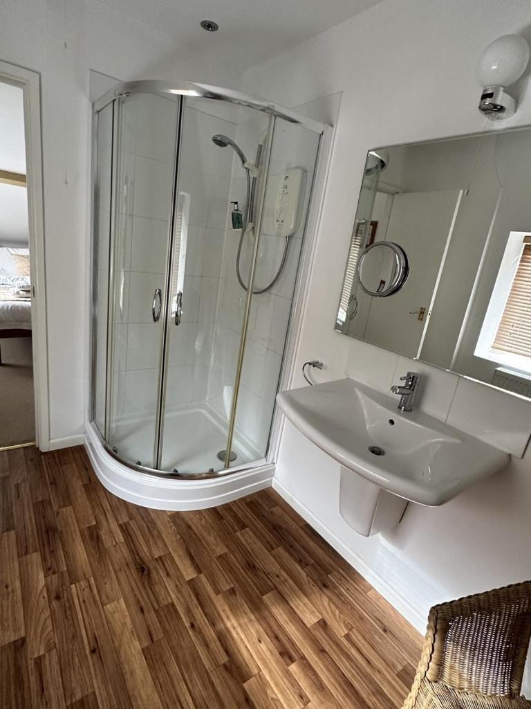 Watermead House 4* Chard