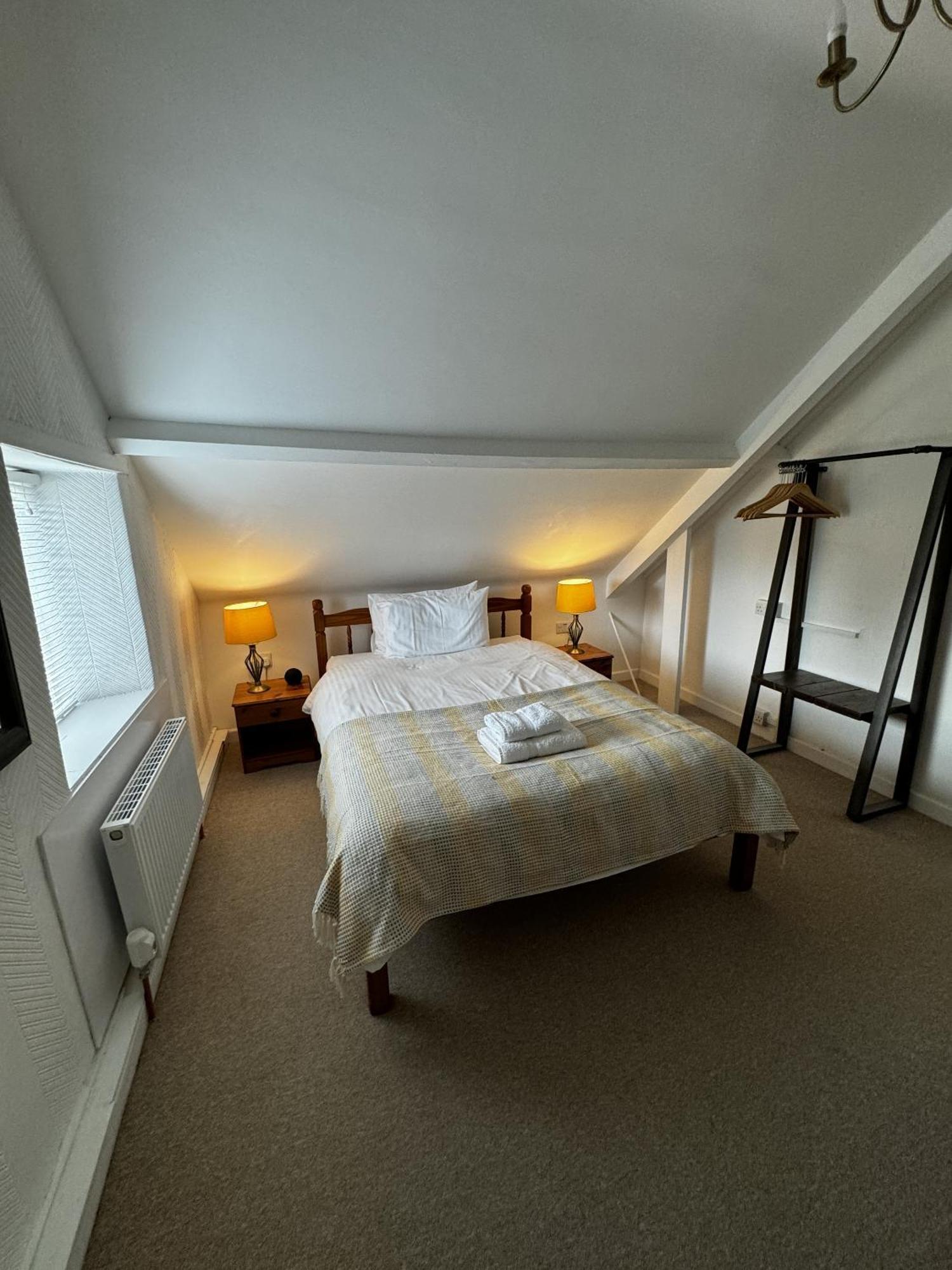 Hotel Watermead House