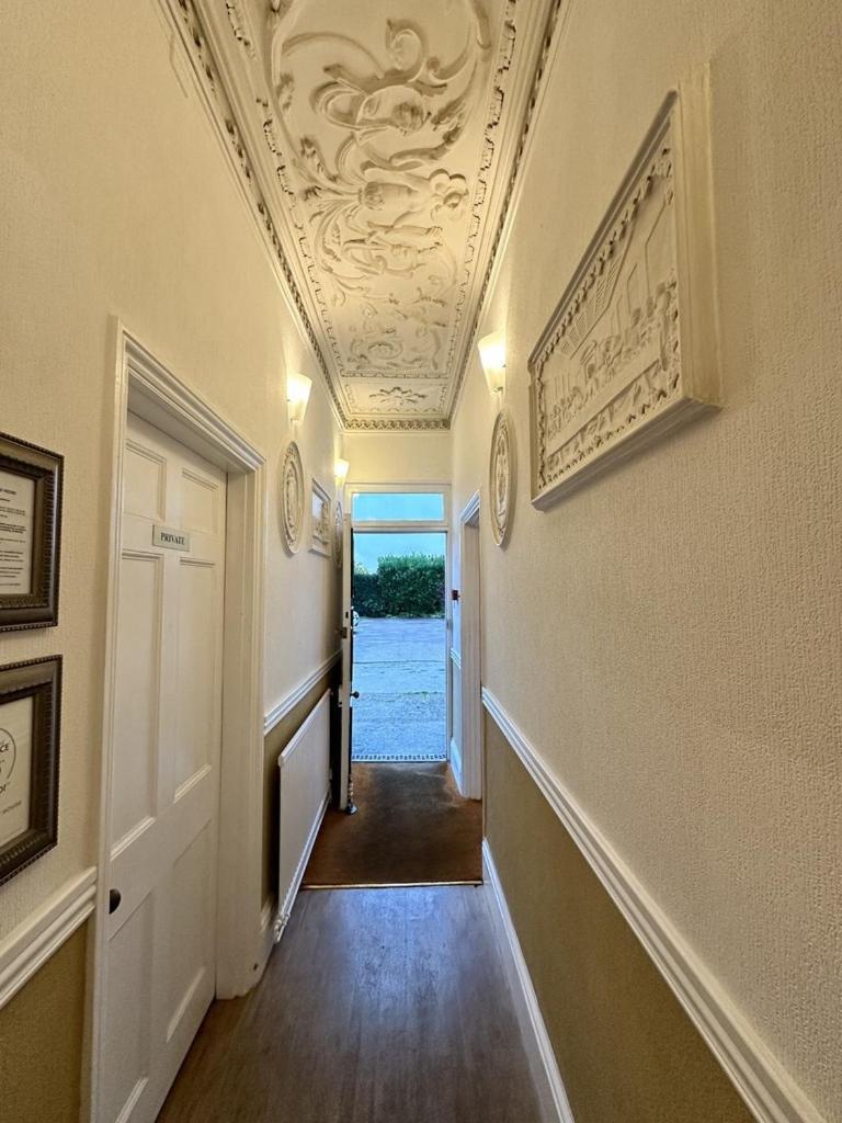 Watermead House Hotel 4*