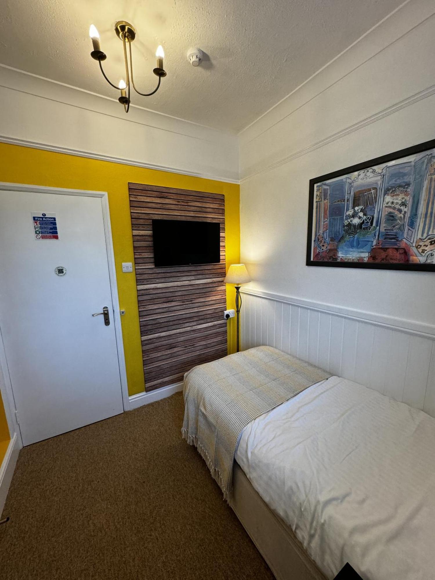 Watermead House Hotel 4*