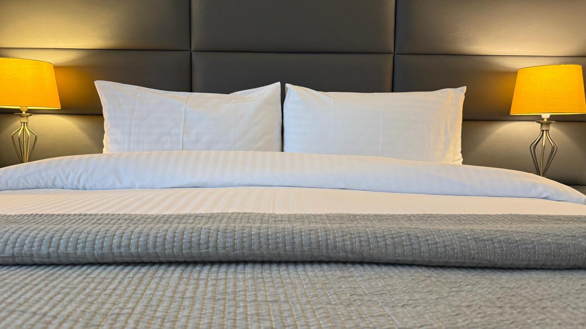Hotel Watermead House