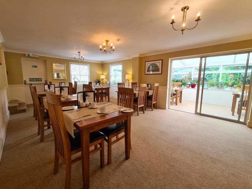 Watermead House Hotel